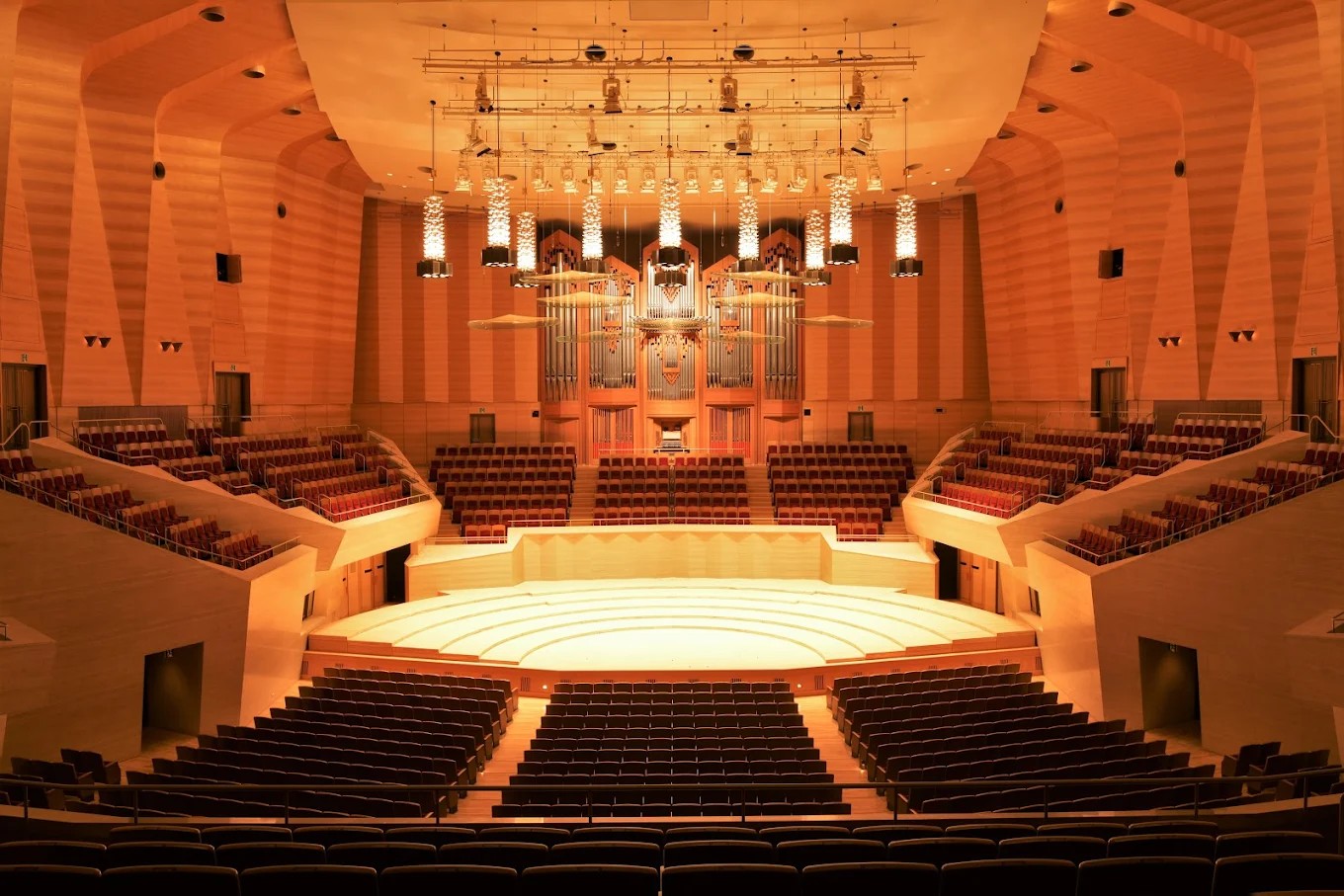 Main Hall_Suntory Hall_after renov2017 (1)